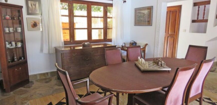 3 BEDROOM VILLA WITH GUEST COTTAGE ONLY MINUTES FROM THE BEACH 2ND ROW – SOUTH WATAMU