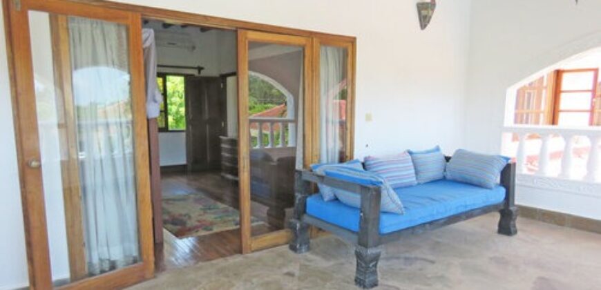 3 BEDROOM VILLA WITH GUEST COTTAGE ONLY MINUTES FROM THE BEACH 2ND ROW – SOUTH WATAMU